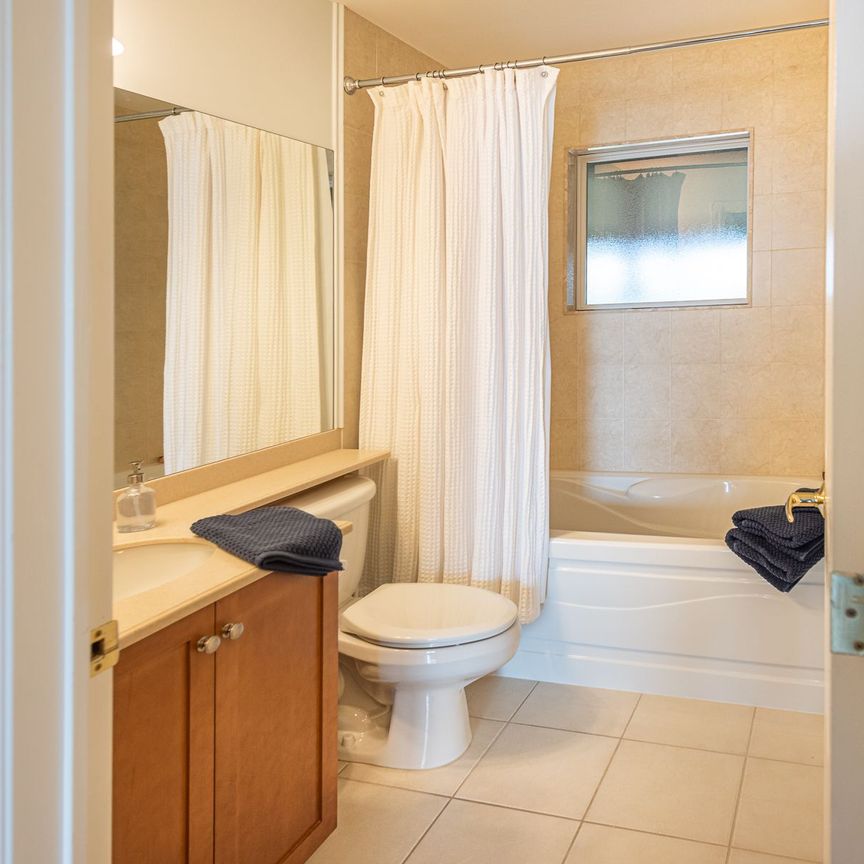 For Lease - 529 Mariners Way, Collingwood, Ontario - Photo 1