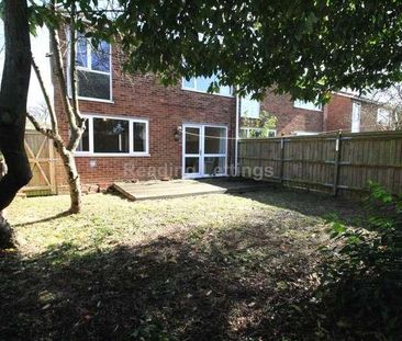 Gayhurst Close, Caversham, RG4 - Photo 4