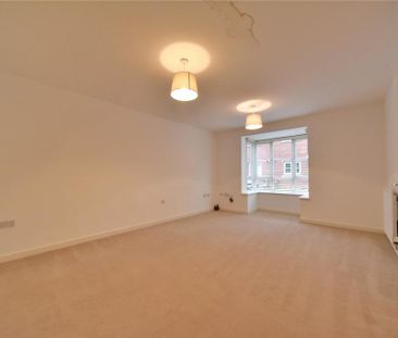 5 bedroom semi-detached house to rent - Photo 2