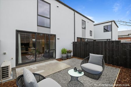43 New Brighton Road, Shirley - Photo 3