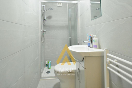 4 bedroom terraced house to rent - Photo 3