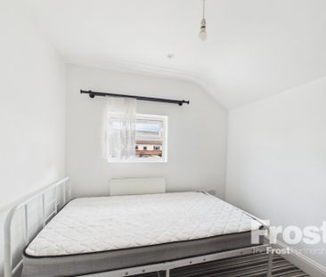 Staines Road, Feltham,TW14 - Photo 1