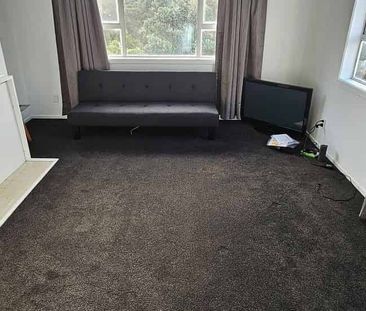 Stand-alone family home in Waitangirua - Photo 2