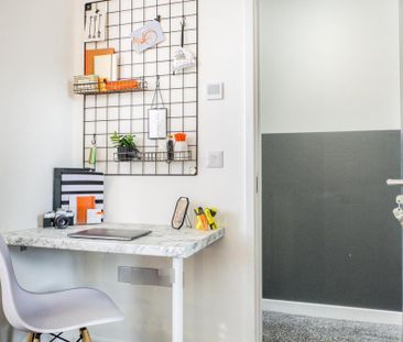 6 bedroom terraced house to rent - Photo 5