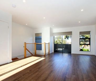 2/14 Croft Crescent, Reservoir VIC 3073 - Photo 6