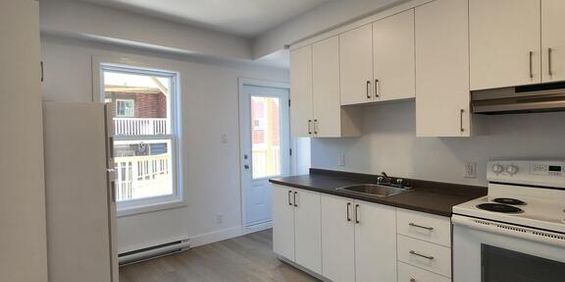 À LOUER – Superbe 3½ Rénové à Sherbrooke - Photo 3