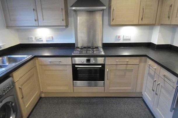 Royal Troon Drive, Wakefield, WF1 - Photo 1