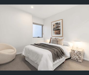 Contemporary apartment with study in heart of New Farm - Photo 4