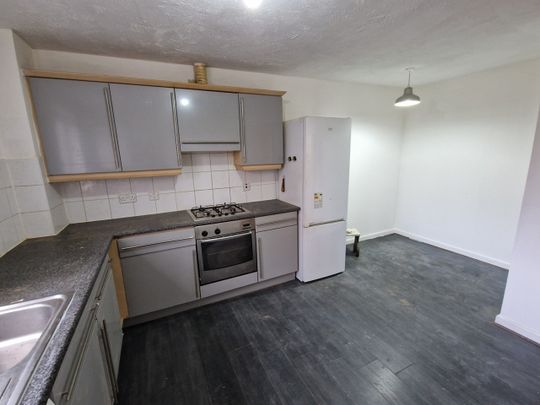 2 Bed Flat, Stretford Road, M15 - Photo 1