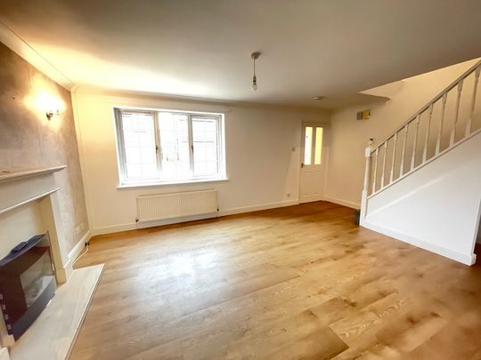 3 bedroom Detached House to let - Photo 1