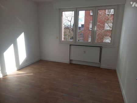 HAZEBROUCK en Centre Ville, Bel appartement lumineux de type 4 situé au 2è étage en résidence s... - Photo 4