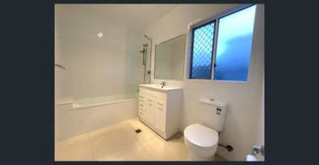 Private and Comfortable 3-Bedroom Back Unit in Inala - Photo 3