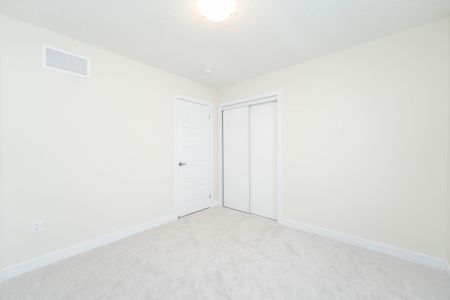 For Lease - 82 Starboard Crescent Unit# CRES, Welland, Ontario - Photo 3