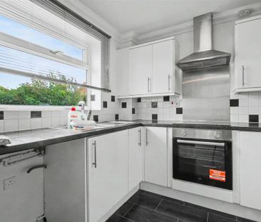 2 bedroom semi-detached house to rent - Photo 3