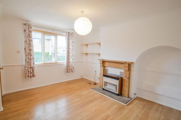 2 bedroom end of terrace house to rent - Photo 1