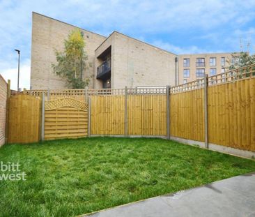 2 bedroom semi-detached bungalow to rent - Photo 2