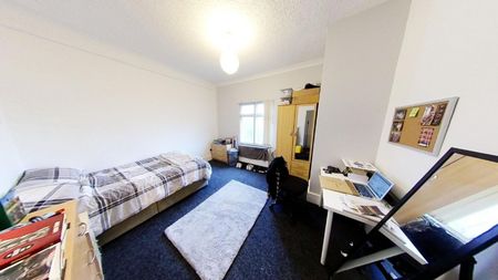 New Walk, Leicester - Photo 3