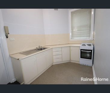 Large bedsit -Available 24/12/25 !!!! - Photo 3