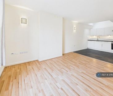 2 bedroom flat to rent - Photo 2