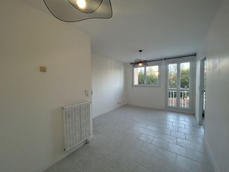Bel appartement T1 non-meublé / Proche YSCHOOL et centre-ville - Photo 2