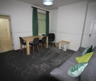 4 bedroom terraced house to rent - Photo 1