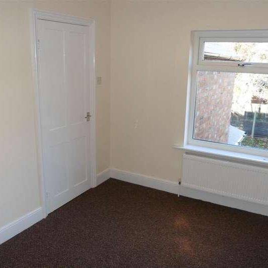 Ealing Terrace, Rushden, Northants, NN10 - Photo 1