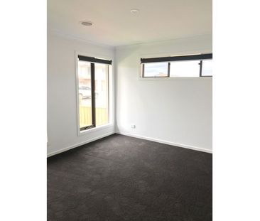 12 Shirley Street, Pakenham VIC 3810 - House For Rent | Domain - Photo 6
