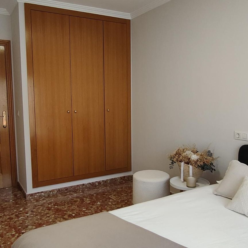 Piso de alquiler en Carrer Vicente Sales Musoles, 29, Camino de Onda - Salesianos - Photo 1