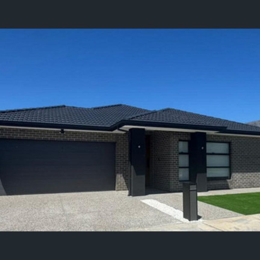 Modern, Brand-New Home in Great Clyde Location - Photo 1