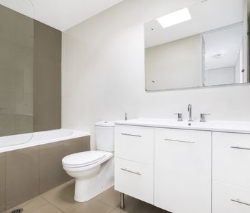 2/8A Gillies Street, Wollstonecraft NSW 2065 - Townhouse For Rent |... - Photo 2