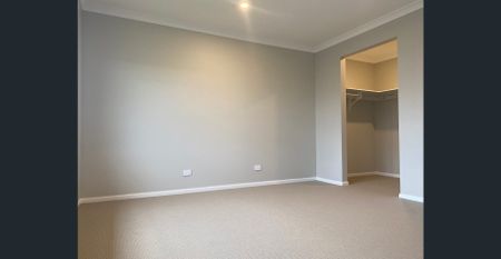 Immaculate Home! - Photo 2