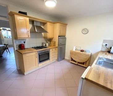 4 bedroom detached house to rent - Photo 5