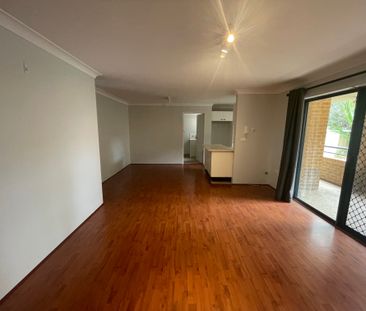Comfortable & Convenient 2 Bedroom Apartment - Photo 4