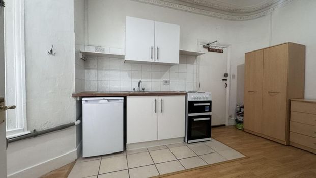 Studio to rent - Photo 1