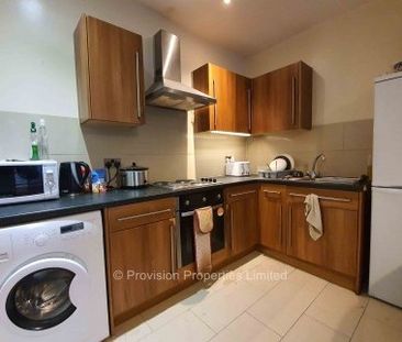4 Bedroom Student Properties in Hyde Park - Photo 5