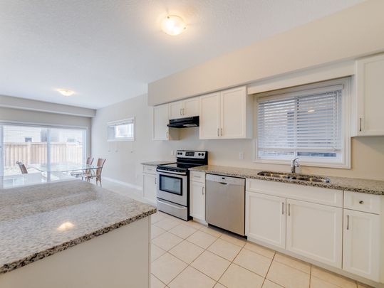 For Lease - 11 Burcombe Cross Unit# Upper Bdrm, Guelph, Ontario - Photo 1
