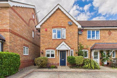 3 bedroom semi-detached house to rent - Photo 5