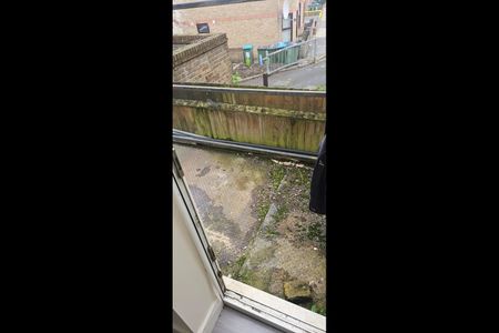 1 Bed Flat, Floyd Road, SE7 - Photo 2