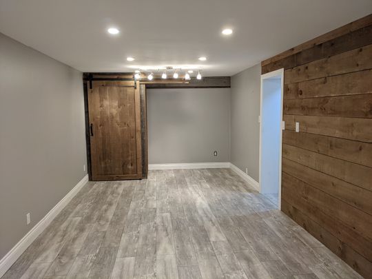 For Lease - 806 Stone Street, Oshawa, Ontario - Photo 1