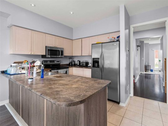Deluxe Room - North York - Photo 1
