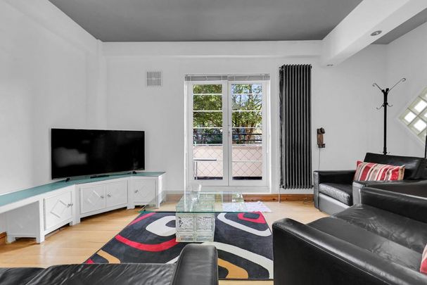 3 bedroom flat to rent - Photo 1