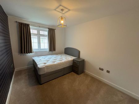 6 bedroom detached house to rent - Photo 5