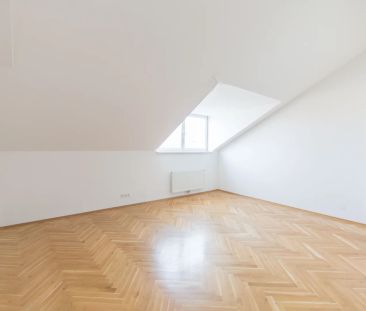 2-Zimmer Dachgeschoss Wohnung mit wunderschönem Ausblick auf die Ke... - Photo 4