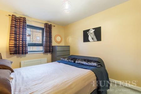 1 bedroom Flat To Let - Photo 3