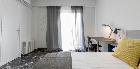 Calle Periodista Azzati, Valencia, Valencian Community 46002 - Photo 3