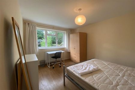 4 bedroom terraced house to rent - Photo 5