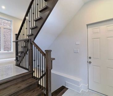 For Lease - 727 Ebony Avenue, Mississauga, Ontario - Photo 2
