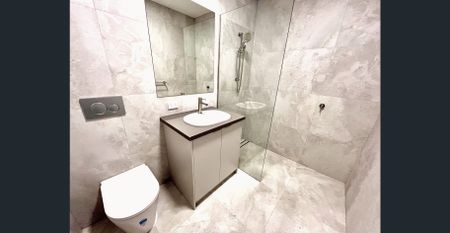 Historic Family Residence - Photo 3