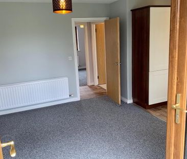 6 Abercorn Square, Ballyclare, BT39 9AE - Photo 4