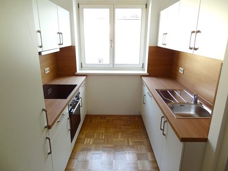 Gemütliche Mietwohnung mit neuer Einbauküche, Terrasse und Lift, in der Nähe vom Bahnhof Feldbach …! - Photo 2